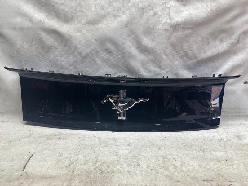 Накладка крышки багажника FORD MUSTANG 15- 2017 3.7 C37PDED FR3Z-6342528-KC Б/У