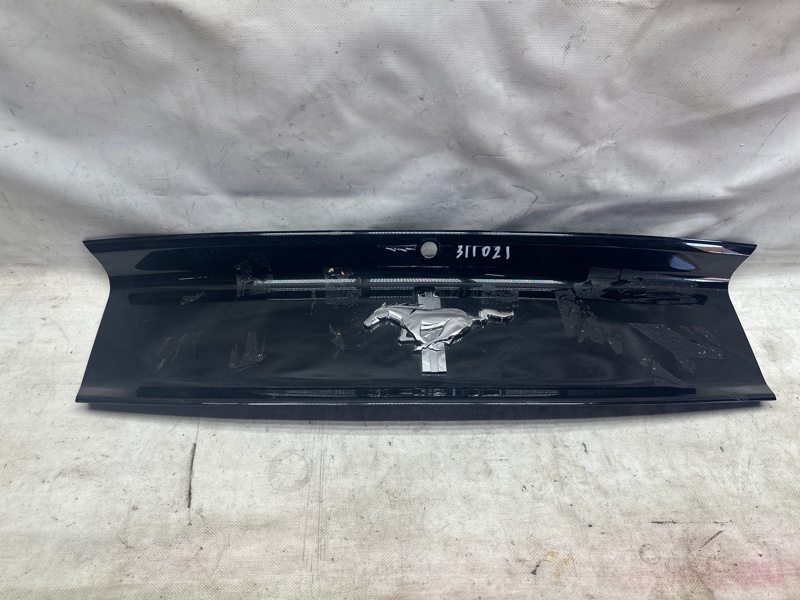 Накладка крышки багажника MUSTANG 15- 2017 3.7 C37PDED