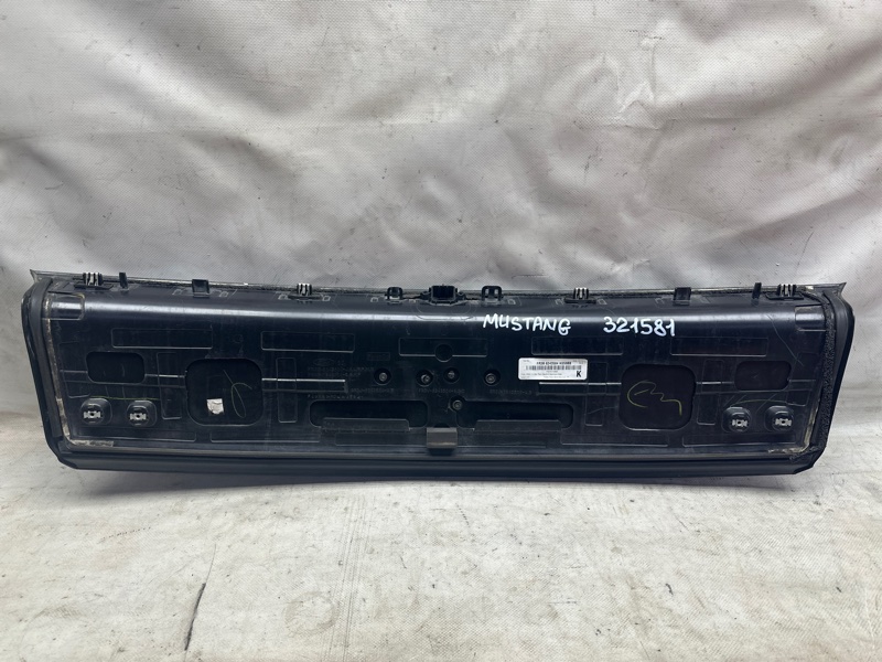 Накладка крышки багажника MUSTANG 15- 2017 3.7 C37PDED