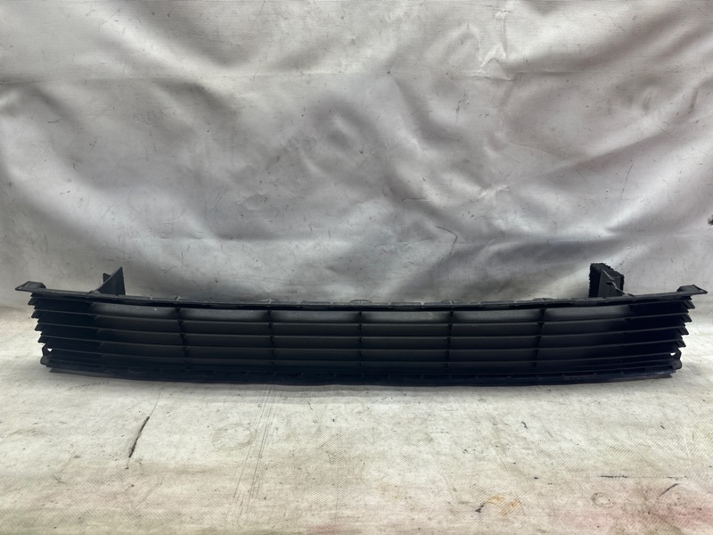 Запчасть решетка переднего бампера TOYOTA PRIUS PLUS 11-14 53112-47050 Б/У Решетка переднего бампера TOYOTA PRIUS PLUS 11-14 53112-47050 Б/У