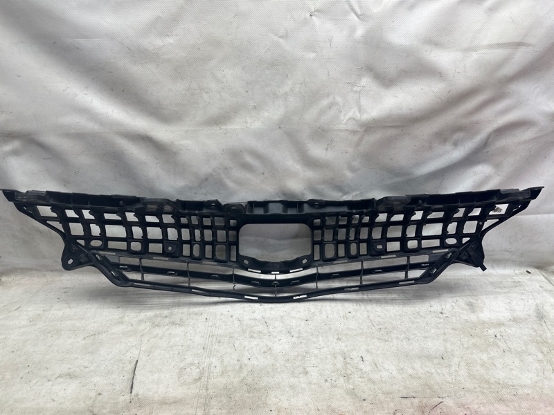 Решетка радиатора PRIUS PLUS 11-14