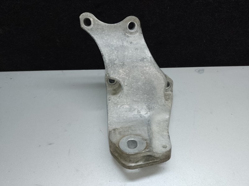 Кронштейн двигателя правый FORD MUSTANG 15- 2019 S550 2.3 C23HD0D FR3Z-6028-C Б/У