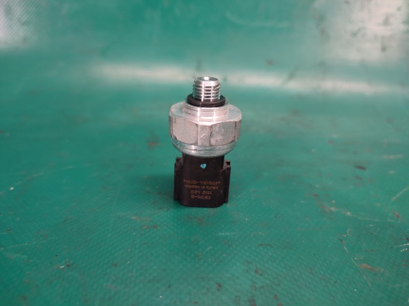 Датчик давления кондиционера HYUNDAI ELANTRA AD 16- 2018 2.0 G4NH 97721-3K000 Б/У