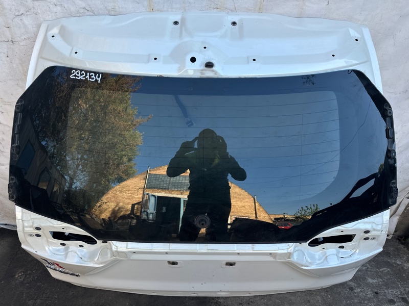 Крышка багажника RAV4 18-