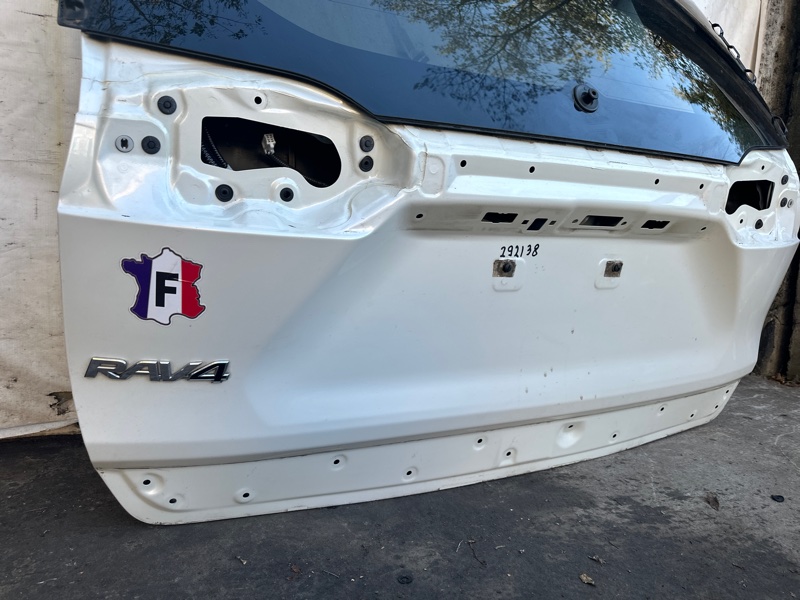 Крышка багажника RAV4 18-