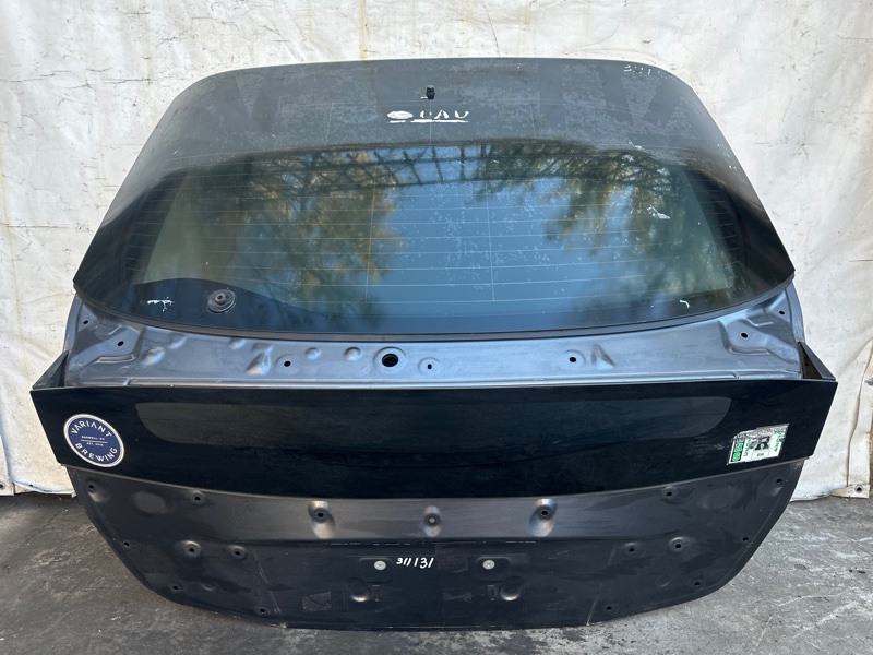 Запчасть крышка багажника TOYOTA PRIUS 16- 2016 1.8 2ZRFXE 67005-47450 Б/У Крышка багажника TOYOTA PRIUS 16- 2016 1.8 2ZRFXE 67005-47450 Б/У