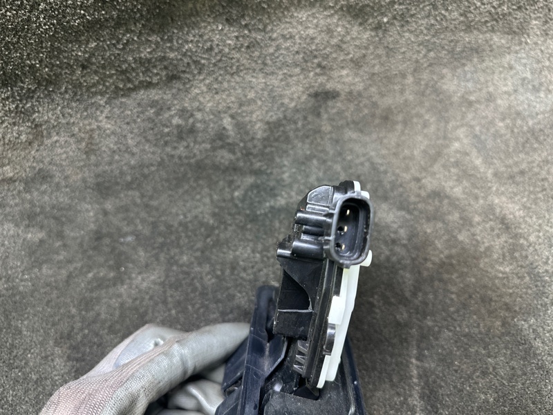 Замок крышки багажника PRIUS 16- 2016 1.8 2ZRFXE