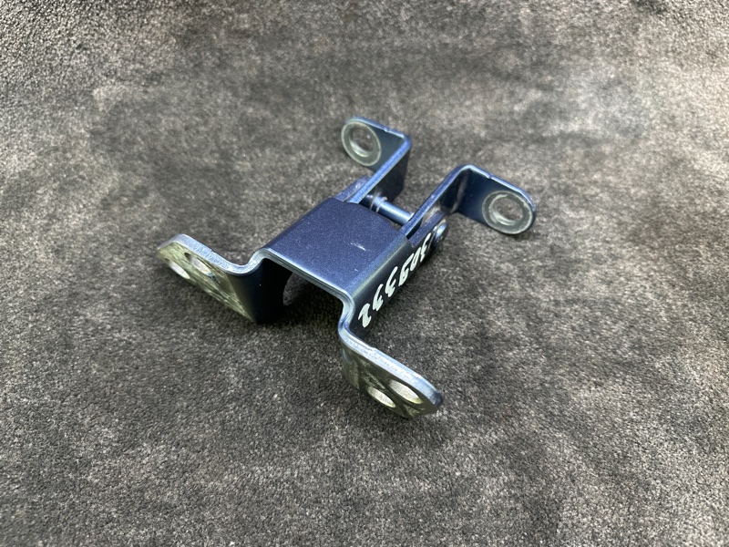 Петля двери багажника FORD ECOSPORT 18-22 1.0 L EcoBoost (Fox) turbo