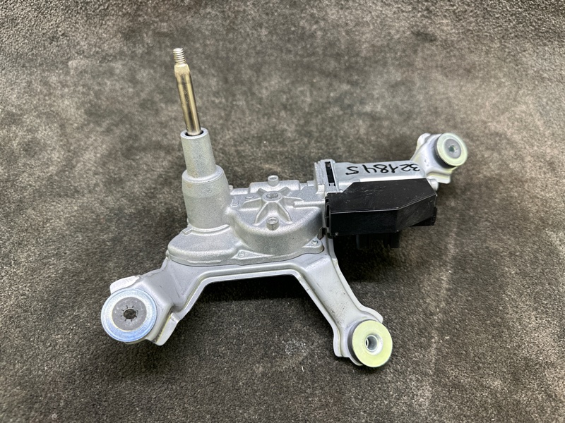 Моторчик стеклоочистителя задний RAV4 18-