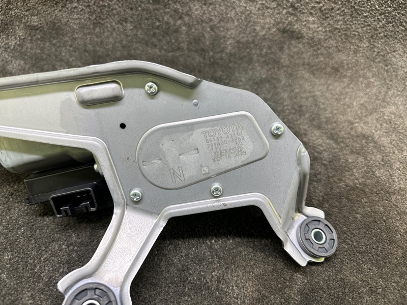 Моторчик стеклоочистителя задний RAV4 18-