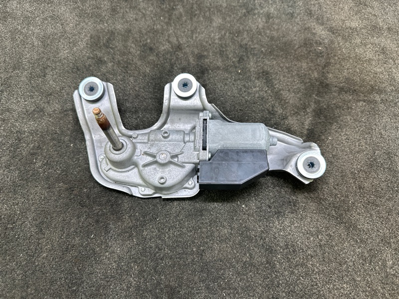 Моторчик стеклоочистителя задний PRIUS 16- 2016 1.8 2ZRFXE