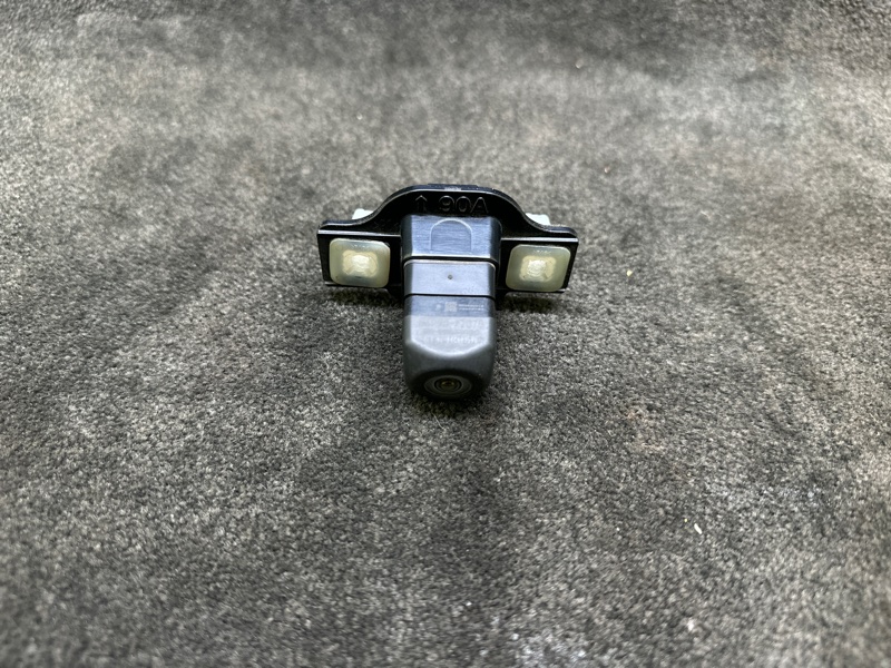 Камера заднего вида TOYOTA PRIUS 16- 2016 1.8 2ZRFXE 86790-47070 Б/У