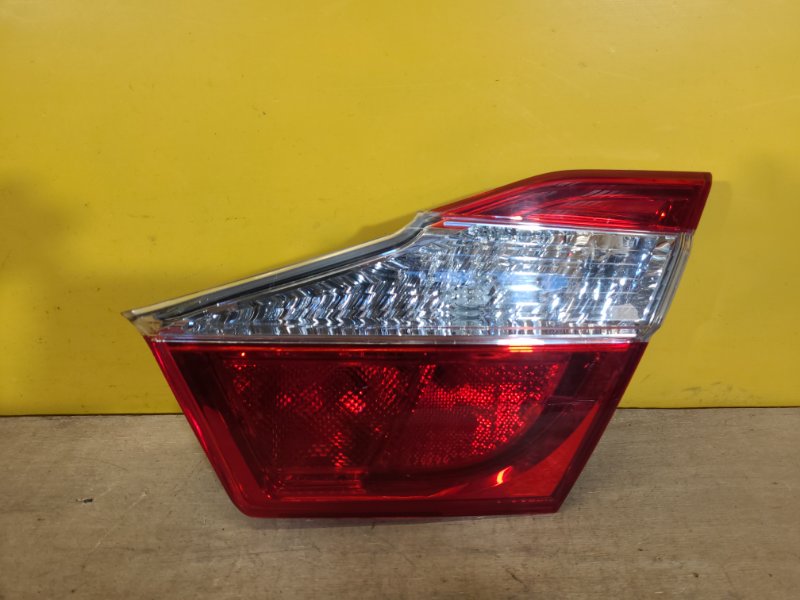 Фонарь внутренний правый TOYOTA CAMRY 55 14-17 81581-06500 Б/У
