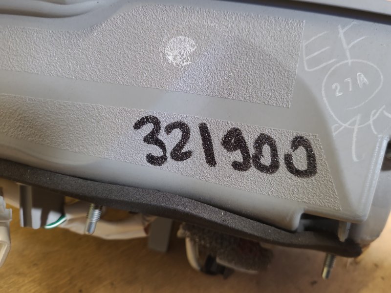 Фонарь внутренний правый CAMRY 55 14-17