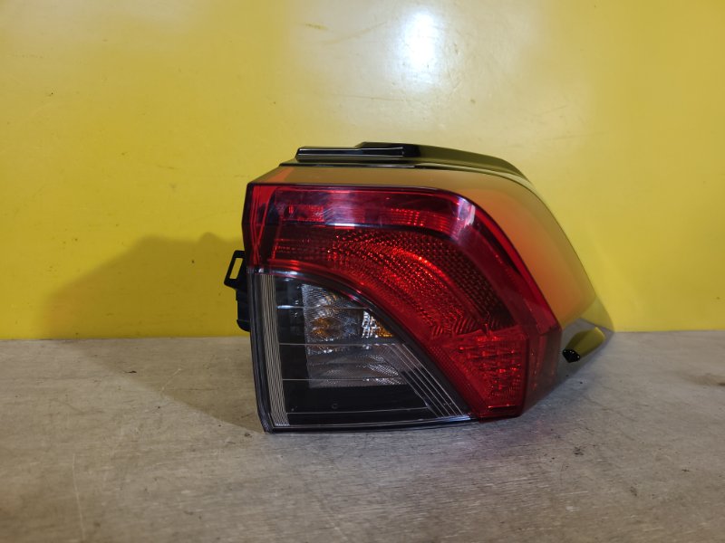 Фонарь наружный правый TOYOTA RAV4 18- Фонарь наружный правый TOYOTA RAV4 18-