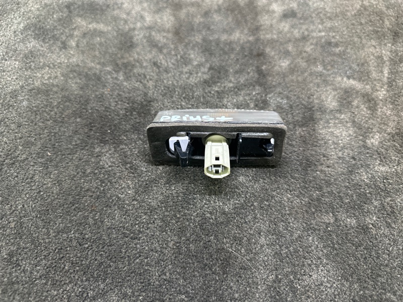 Подсветка номера TOYOTA PRIUS PLUS 11-14 Подсветка номера TOYOTA PRIUS PLUS 11-14