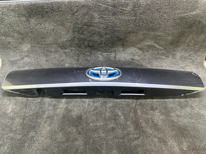 Панель подсветки номера PRIUS PLUS 11-14