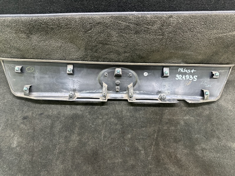 Панель подсветки номера TOYOTA PRIUS PLUS 11-14