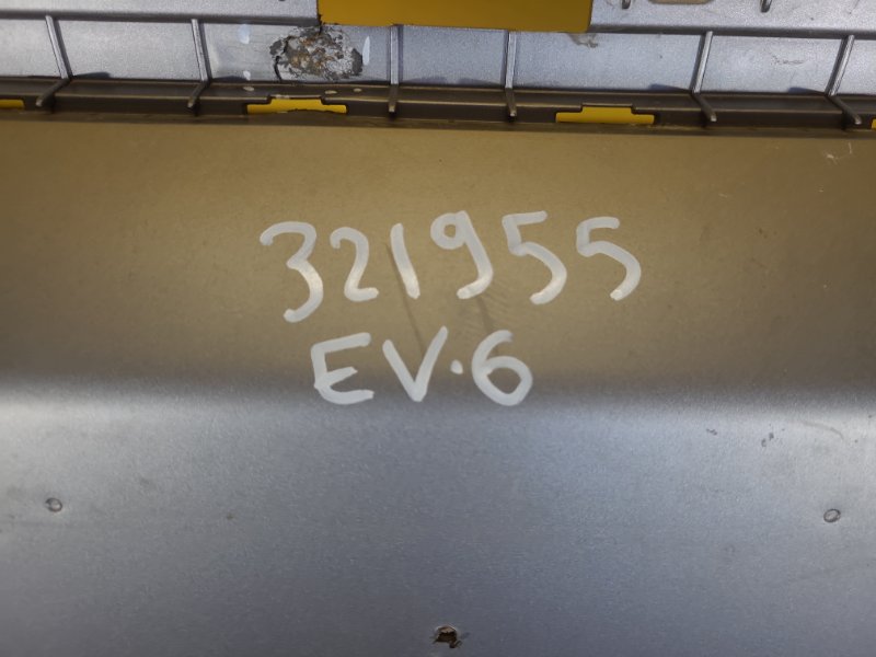 Бампер передний EV6 21-