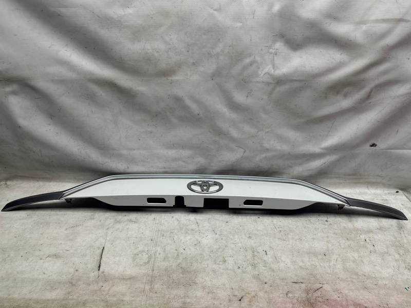 Панель подсветки номера TOYOTA RAV4 18-