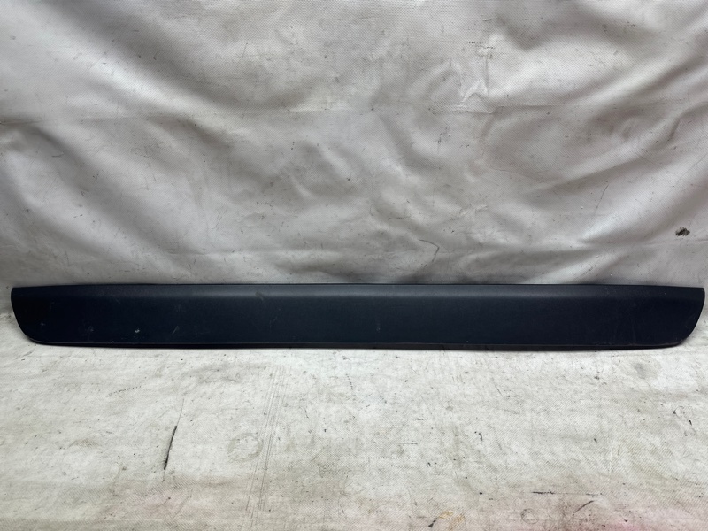 Накладка крышки багажника TOYOTA RAV4 18- 76802-42140 Б/У