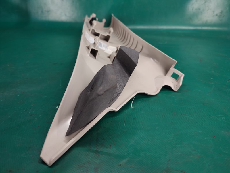 Пластик салона левый CHEROKEE 14- 2016 2.4 ED8