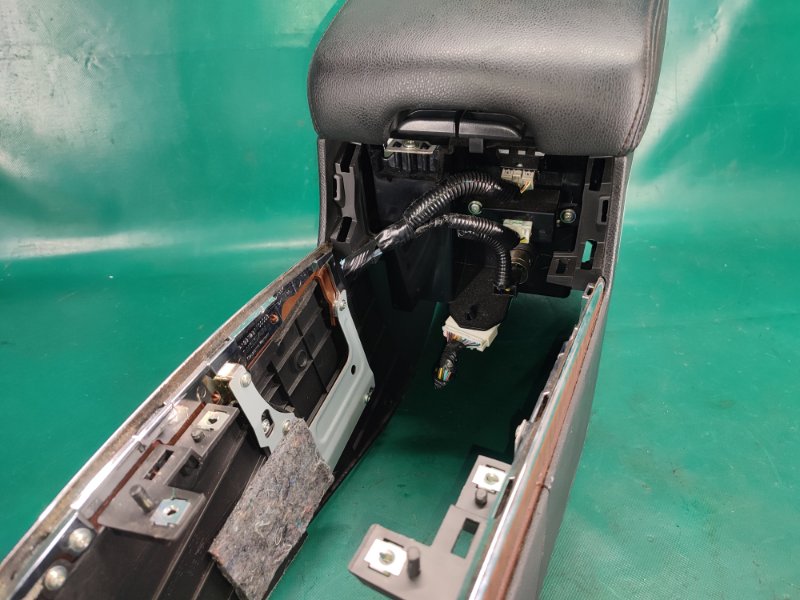 Подлокотник FX/QX70 S51 08-17 2008 5.0 VK50VE