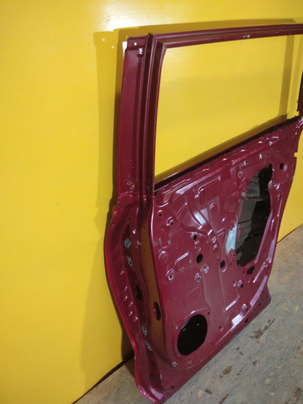 Дверь задняя правая HIGHLANDER 2020- Дверь задняя правая HIGHLANDER 2020-