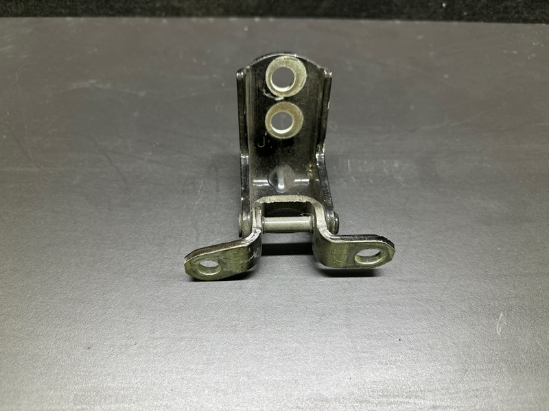 Петля двери нижняя задняя левая X-TRAIL/ROGUE T32 13-20 2015 T32 2.5 QR25DE