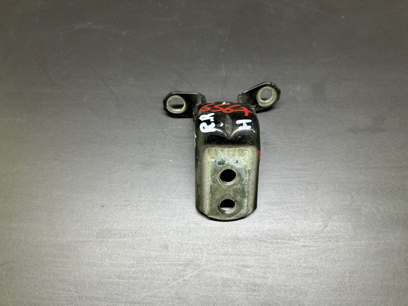 Петля двери нижняя задняя правая NISSAN X-TRAIL/ROGUE T32 13-20 2015 T32 2.5 QR25DE 82420-5HA0A Б/У