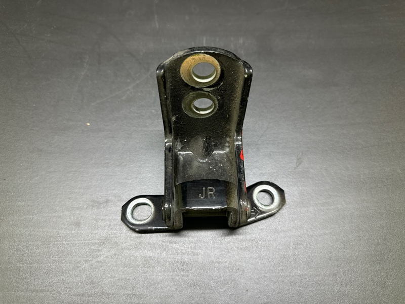 Петля двери нижняя задняя правая NISSAN X-TRAIL/ROGUE T32 13-20 T32 2.5 QR25DE