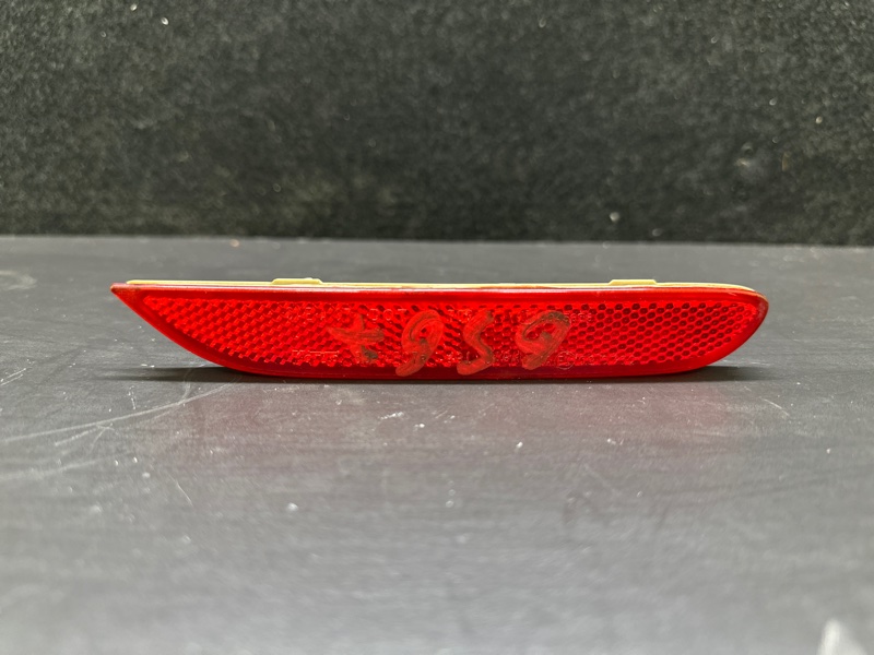 Катафот R правый NISSAN X-TRAIL/ROGUE T32 13-20 2015 T32 2.5 QR25DE 26560-8990C Б/У