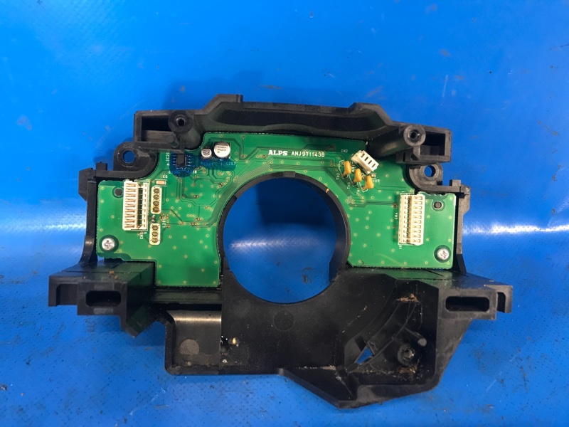 Запчасть плата подрулевого переключателя VOLVO XC70 00–07 2006 2.5 B5254T2 30739599 Б/У Плата подрулевого переключателя VOLVO XC70 00–07 2006 2.5 B5254T2 30739599 Б/У