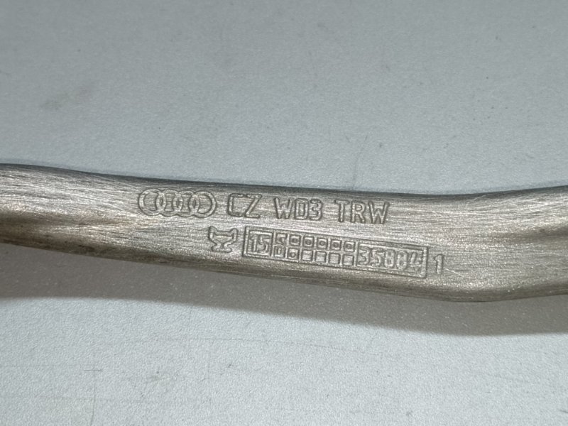 Рычаг передней подвески верхний задний правый AUDI Q5 08-16 8R CPMB 2.0 TFSI