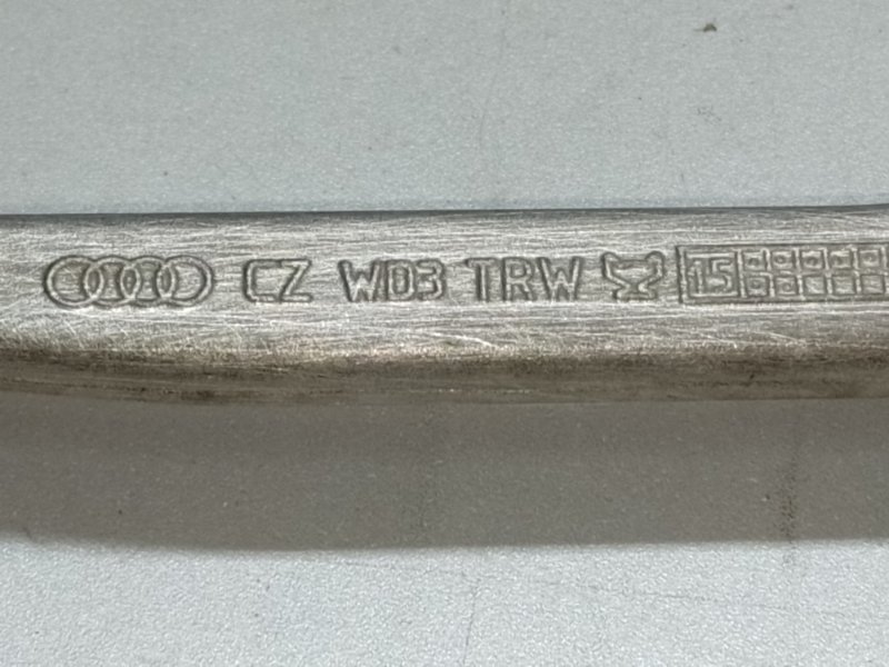 Рычаг передней подвески верхний передний правый AUDI Q5 08-16 8R CPMB 2.0 TFSI