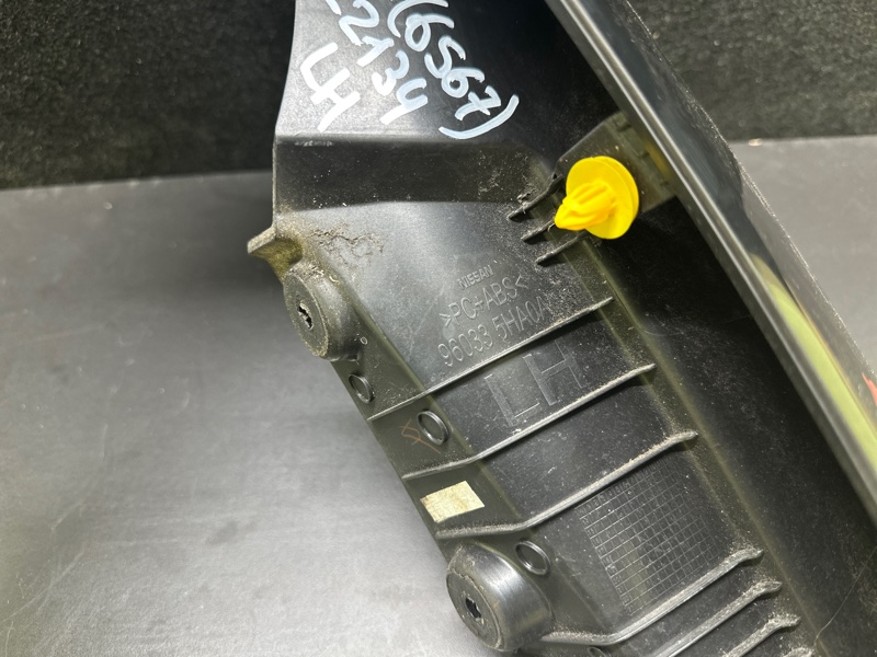 Спойлер крышки багажника задний левый X-TRAIL/ROGUE T32 13-20 2015 T32 2.5 QR25DE