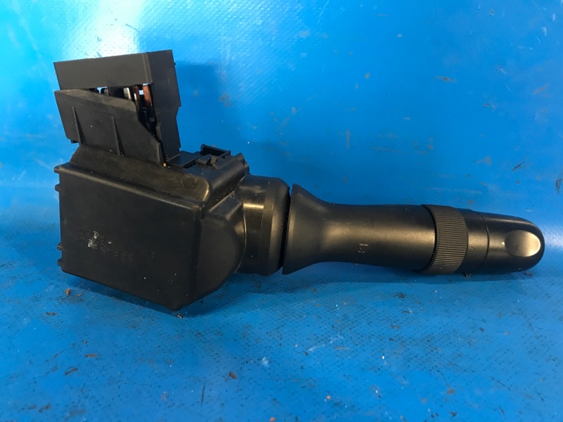 Подрулевой переключатель правый TOYOTA PRIUS - 20 03-11 1NZ-FXE 1.5L