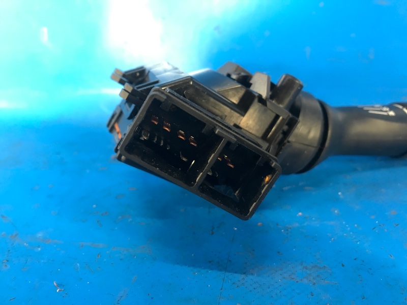 Подрулевой переключатель правый PRIUS - 20 03-11 2006 1NZ-FXE 1.5L