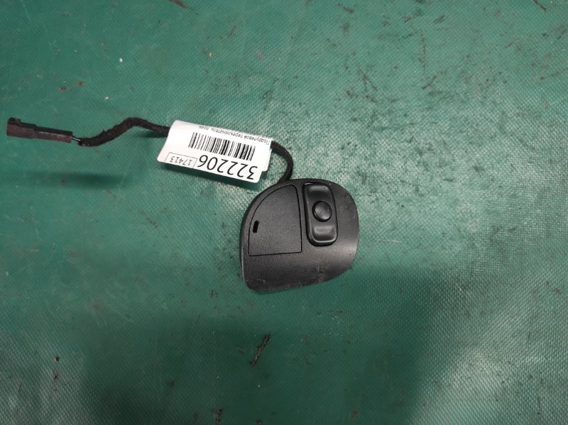 Запчасть подрулевой переключатель правый JEEP CHEROKEE 14- 2016 2.4 ED8 5RQ10 DX9AB Б/У Подрулевой переключатель правый JEEP CHEROKEE 14- 2016 2.4 ED8 5RQ10 DX9AB Б/У