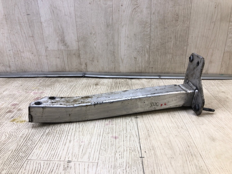 Кронштейн усилителя переднего бампера передний левый JEEP CHEROKEE 14- 2016 2.4 ED8 68143955AB Б/У