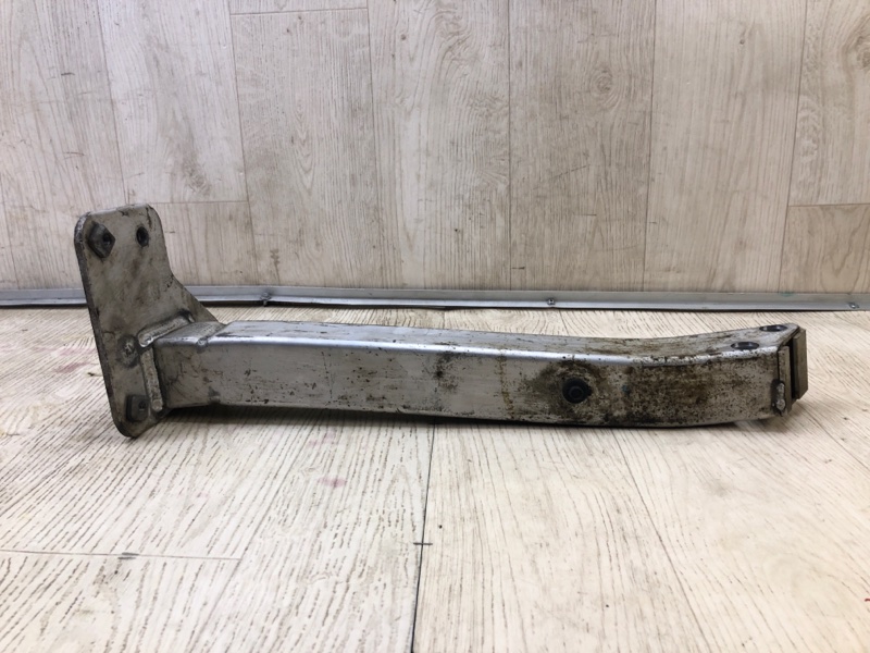 Кронштейн усилителя переднего бампера передний левый CHEROKEE 14- 2016 2.4 ED8