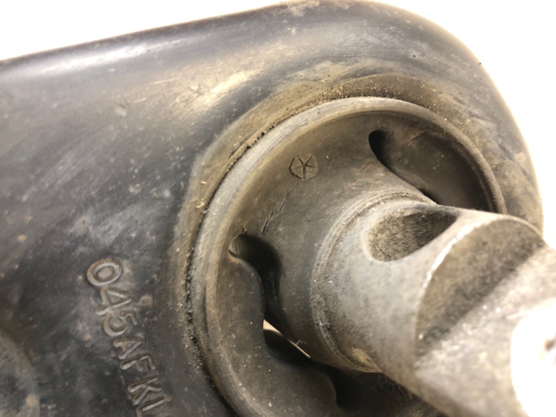 Рычаг задней подвески продольный левый CHEROKEE 14- 2016 2.4 ED8 Рычаг задней подвески продольный левый CHEROKEE 14- 2016 2.4 ED8