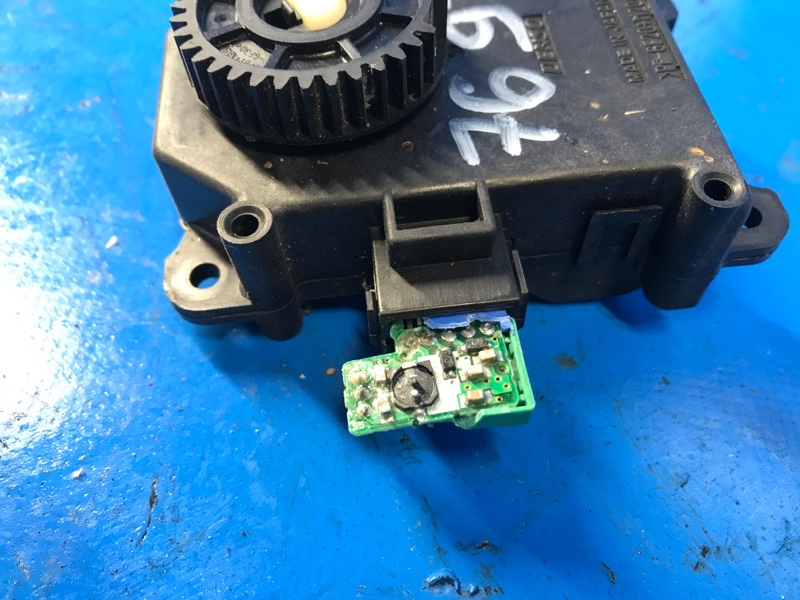 Моторчик заслонки печки LEXUS IS250/350 05-13 GSE20L 2.5 4GR-FSE