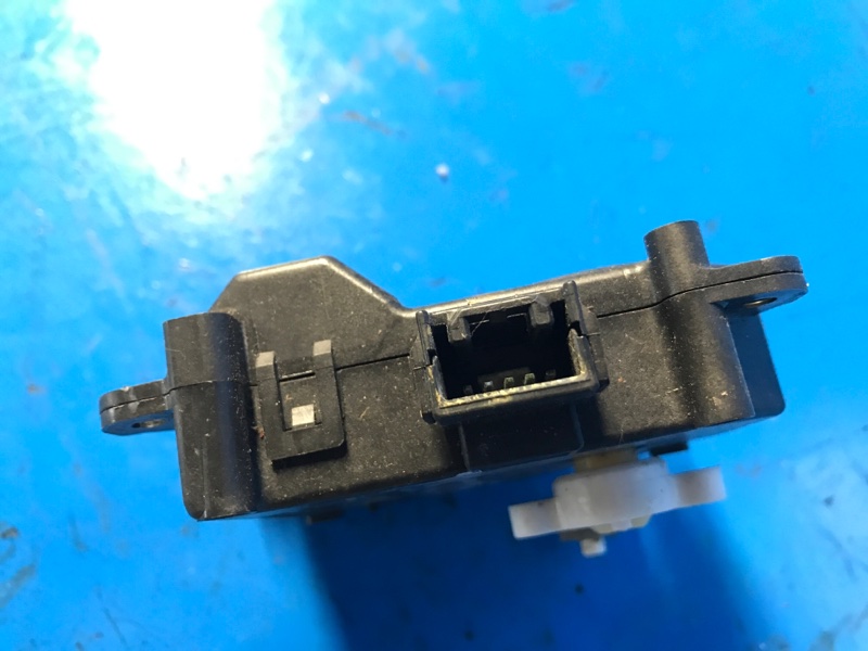 Моторчик заслонки печки IS250/350 05-13 2013 GSE20L 2.5 4GR-FSE