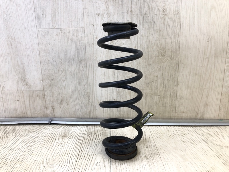 Запчасть пружина задней подвески JEEP CHEROKEE 14- 2016 2.4 ED8 68157881AB Б/У Пружина задней подвески JEEP CHEROKEE 14- 2016 2.4 ED8 68157881AB Б/У