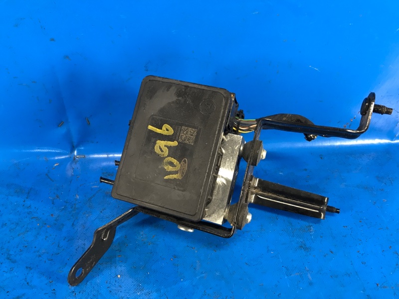 Блок ABS FORD MUSTANG 15- 2019 S550 2.3 C23HD0D JR3Z-2C215-A Б/У