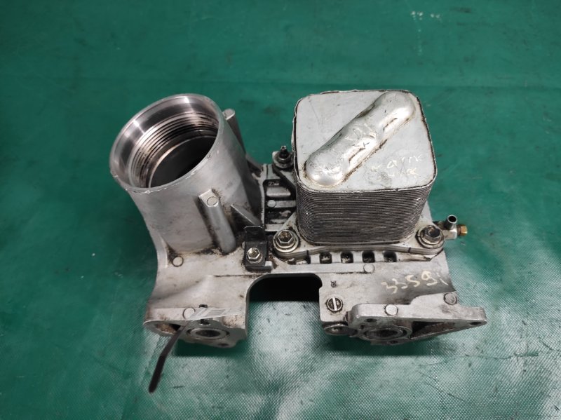Кронштейн масляного фильтра TOYOTA LAND CRUISER 200 08-21 15609-51010 Б/У
