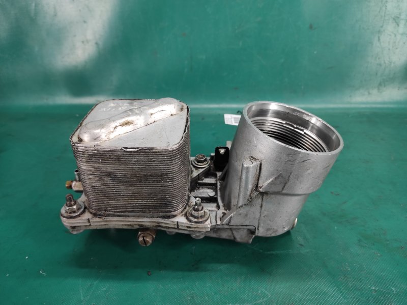 Кронштейн масляного фильтра LAND CRUISER 200 08-21