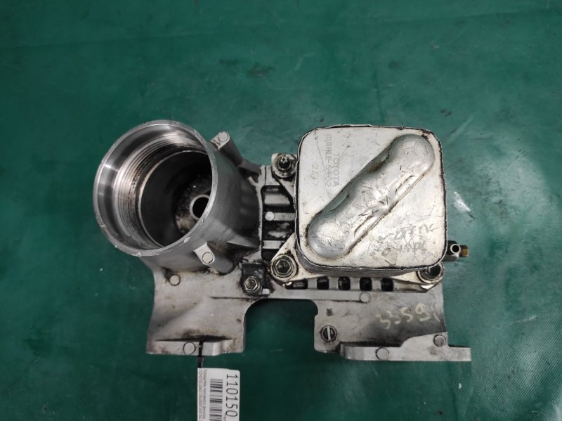 Кронштейн масляного фильтра LAND CRUISER 200 08-21