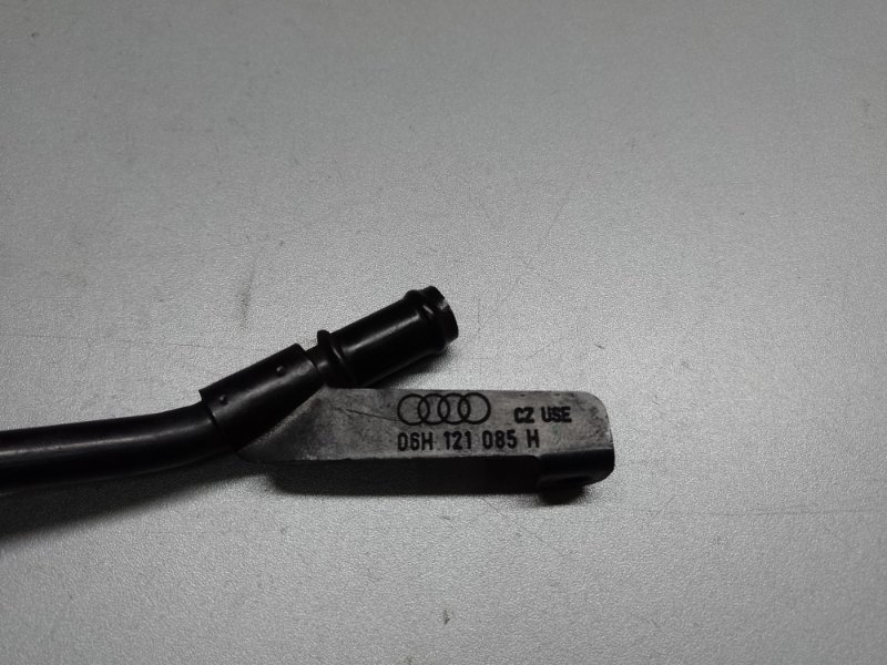 Трубка охлаждения турбины Q5 08-16 2015 8R CPMB 2.0 TFSI Трубка охлаждения турбины Q5 08-16 2015 8R CPMB 2.0 TFSI